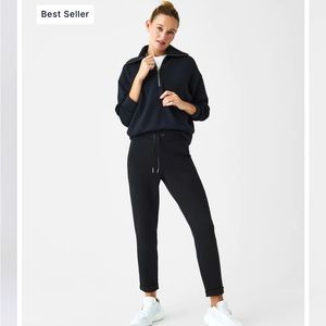 AirEssentials Tapered Pant in Black size Large